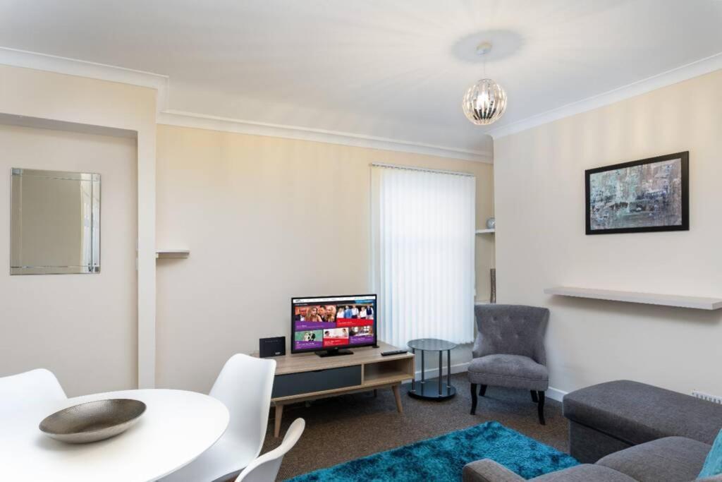 Sleeps 5, Smart Tv'S In Bedrooms Swansea Kültér fotó