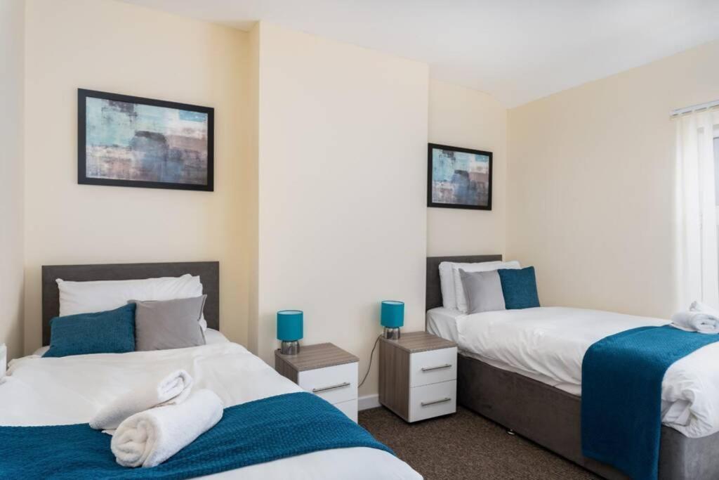 Sleeps 5, Smart Tv'S In Bedrooms Swansea Kültér fotó